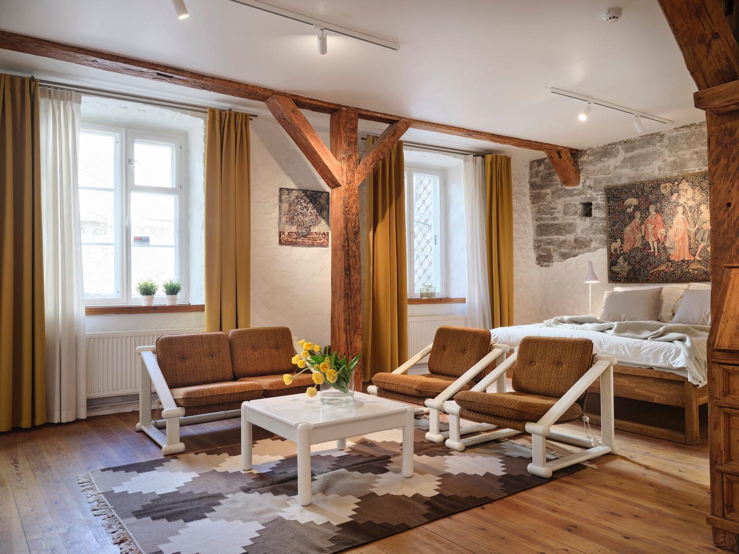 Historic Apartment With Private Garden In Old Town Tallinn Exterior foto