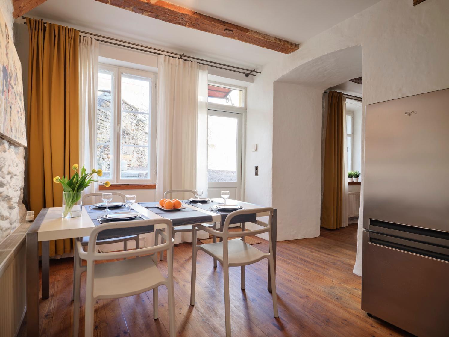 Historic Apartment With Private Garden In Old Town Tallinn Exterior foto